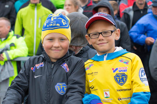 Två Falkenbergs supportrar