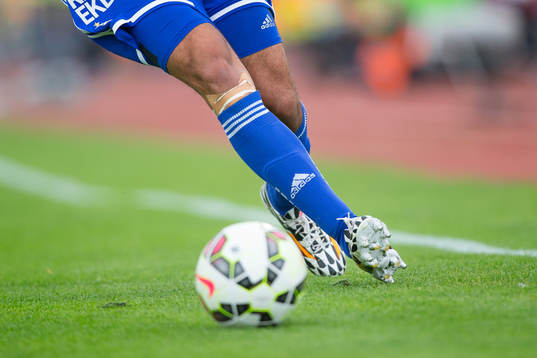 Ben och en fotboll
