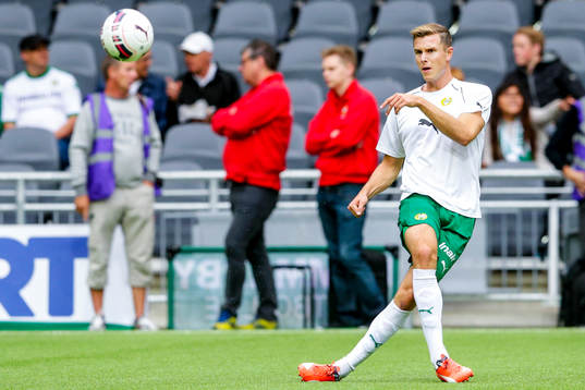 Hammarbys debutant Richard Magyar värmer upp före