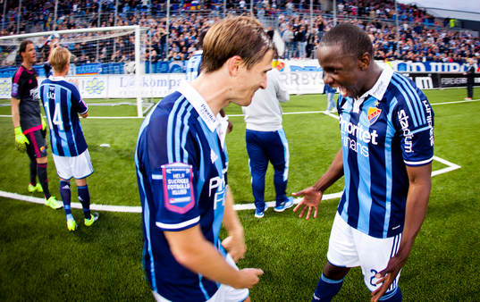 Djurgårdens Jesper Arvidsson jublar med Nyasha Mushekwi