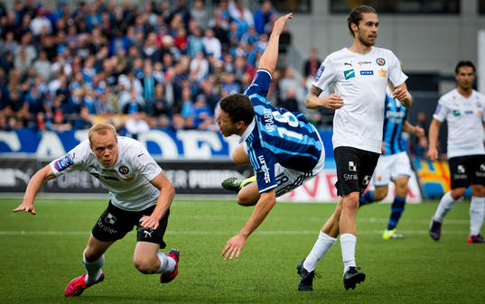 Djurgårdens Kerim Mrabti fick en rejäl flygtur