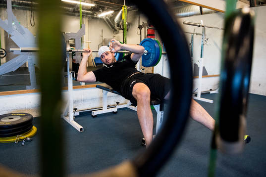 Rögles Jordan Smotherman i gymmet