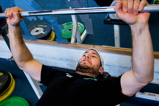 Rögles Jordan Smotherman i gymmet