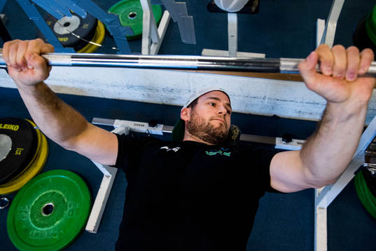 Rögles Jordan Smotherman i gymmet