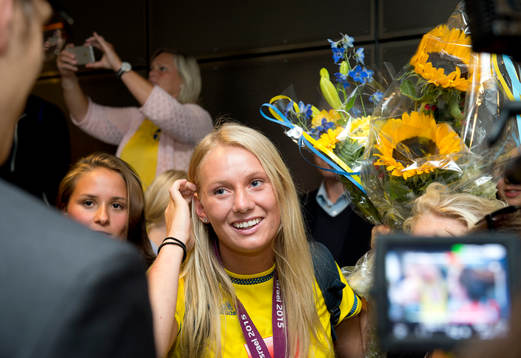 Sveriges F19-spelare Stina Blackstenius hyllas för sitt