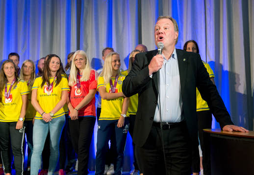 Sveriges F19-spelare hyllas för sitt EM-guld i fotboll av