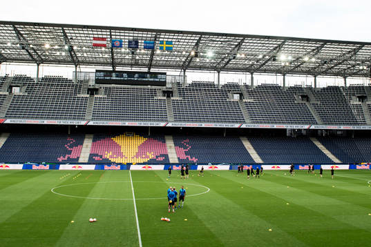 Malmö FFs spelare tränar på Red Bull Arena