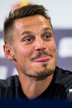Malmö FFs Markus Rosenberg räcker ut tungan