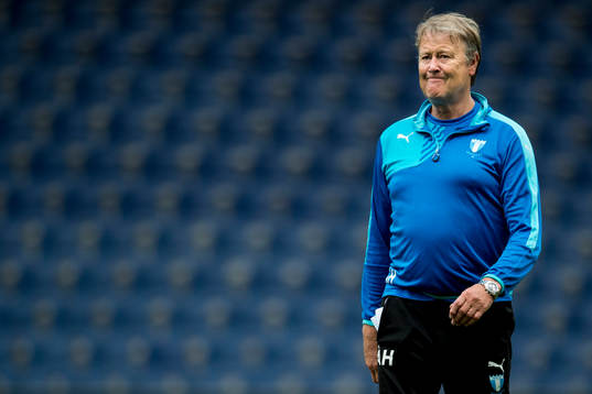 Malmö FFs tränare Åge Hareide ser fundersam ut
