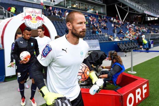 Malmö FFs målvakt Johan Wiland före fotbollsmatchen