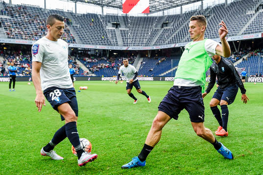 Malmö FFs Nikola Djurjic och Markus Rosenberg värmer upp
