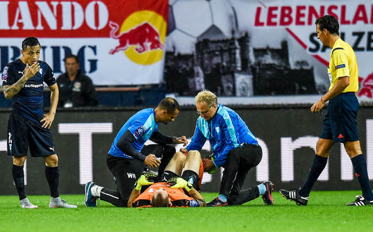 Malmö FFs målvakt Johan Wiland får vård
