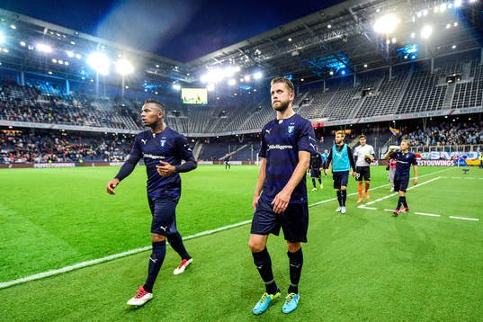 Malmö FFs Kári Árnason deppar