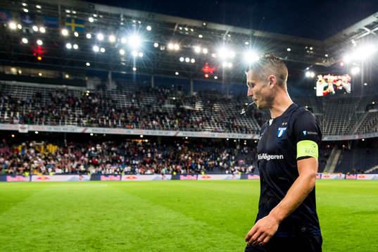 Malmö FFs Markus Rosenberg deppar när han lämnar planen