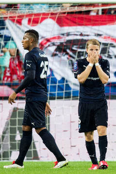 Malmö FFs Felipe Carvalho och Oscar Lewicki deppar