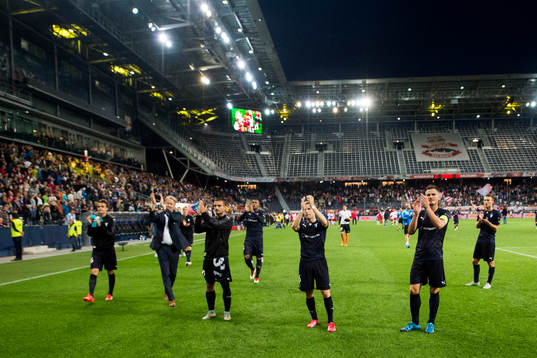 Malmö FFs spelare tackar publiken