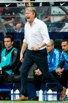 Malmö FFs tränare Åge Hareide skriker