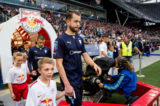 Malmö FFs Kari Arnason gör entré