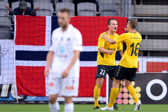 Elfsborgs Viktor Prodell och Viktor Claesson jublar