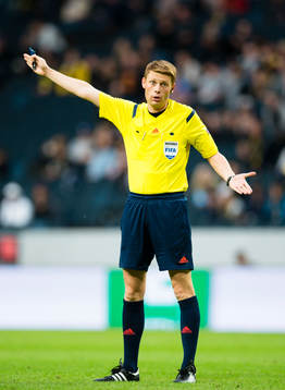 Domare Christian Dingert (GER)