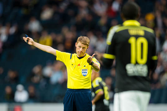 Domare Christian Dingert (GER)