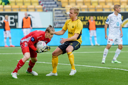 Odds målvakt Sondre Rossbach och Elfsborgs Per Frick