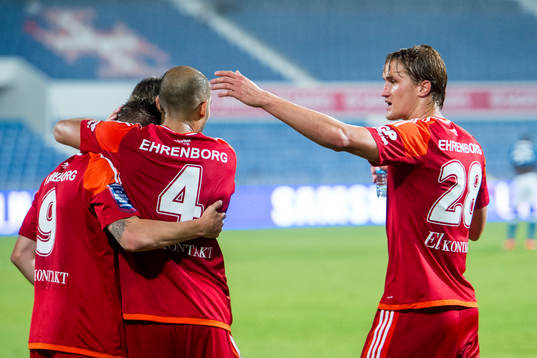 IFK Göteborgs Haitam Aleesami firas av Jakob Ankersen och