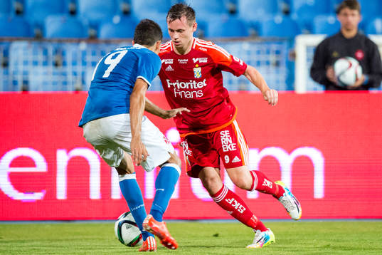 IFK Göteborgs Jakob Ankersen utmanar Belenenses André