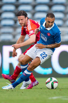 IFK Göteborgs Gustav Svensson jagar Belenenses Carlos