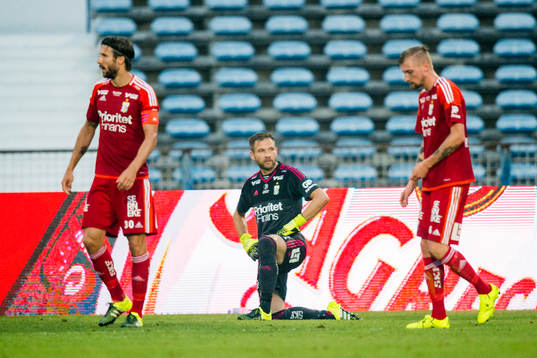 IFK Göteborgs Mattias Bjärsmyr, målvakt John Alvbåge