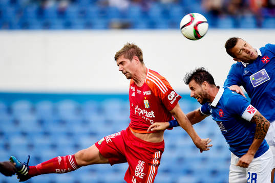 IFK Göteborgs Mikael Boman och Belenenses Brandão och