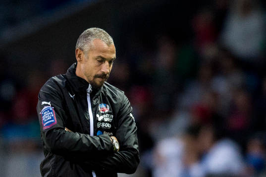 Helsingborgs manager Henrik Larsson deppar