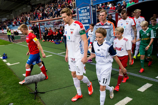 Kalmars David Elm och Helsingborgs Andreas Landgren gör