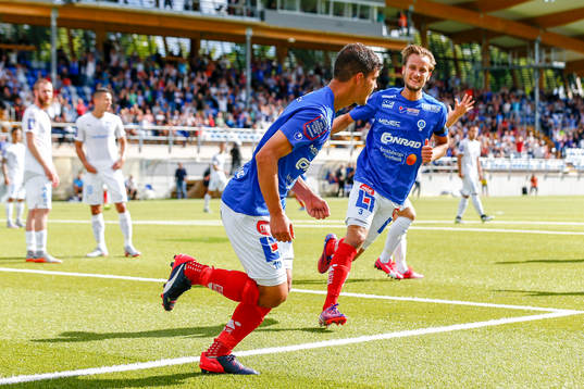 Åtvidabergs Mauricio Albornoz firar