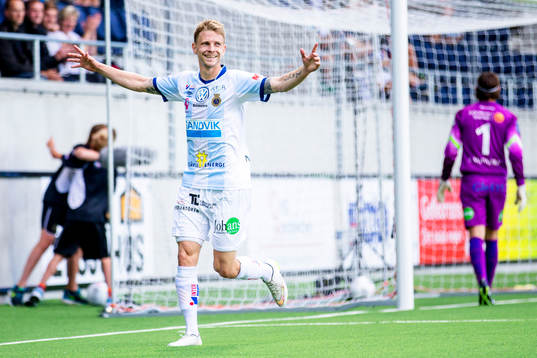 Gefles Johan Bertilsson jublar