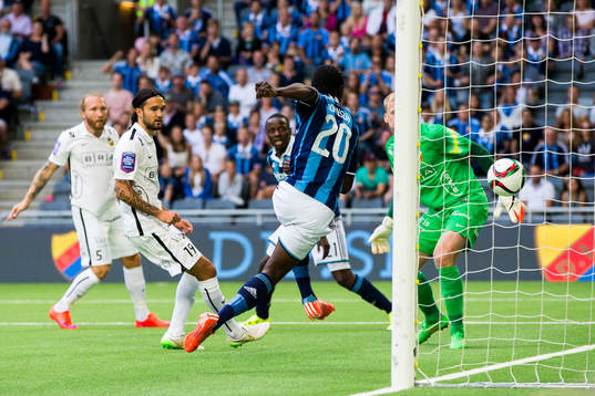 Djurgårdens Sam Johnson gör 1-0 för Djurgården
