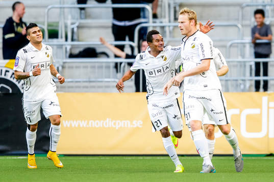 Häckens Michiel Hemmen kvitterar till 1-1under