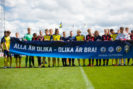 Spelarna i Ängelholm och Brommapojkarna ställer upp med