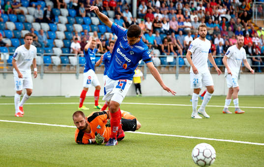 Räddning av Malmö FFs målvakt Johan Wiland vid målchans