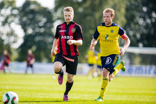 Brommapojkarnas Pontus Åsbrink och Ängelholms Fredrik