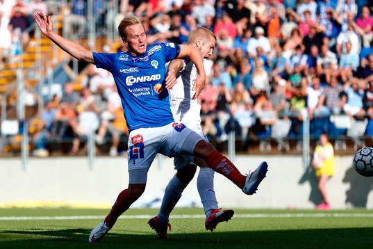 Åtvidabergs Andreas Dahlén och Malmö FFs Anton Tinnerholm