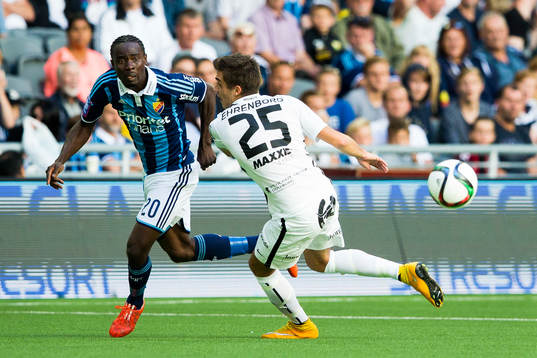 Djurgårdens Sam Johnson och Häckens Egzon Binaku