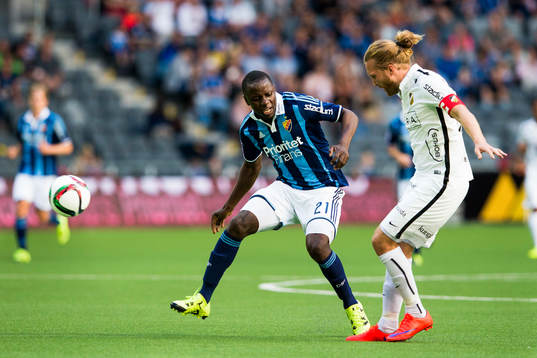 Djurgårdens Nyasha Mushekwi och Häckens Emil Wahlström