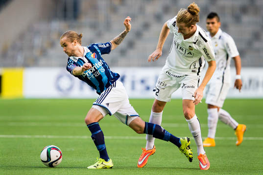 Djurgårdens Daniel Berntsen och Häckens Samuel Gustafson