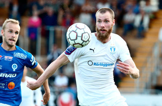 Åtvidabergs Hampus Holmgren och Malmö FFs Jo Inge Berget