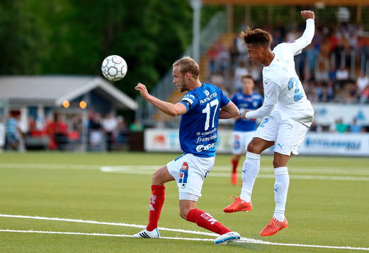 Åtvidabergs Hampus Holmgren och Malmö FFs Tobias Sana