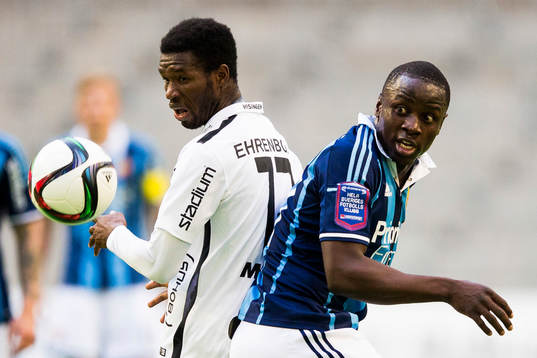 Häckens Mohammed Abubakari och Djurgårdens Nyasha Mushekwi