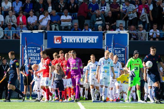 Spelarna gör entré