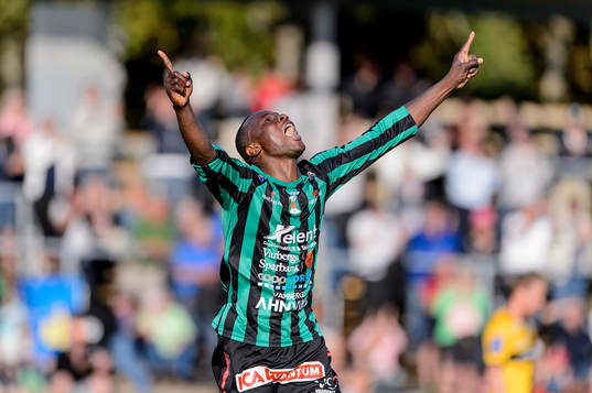 Varbergs Nsima Peter jublar