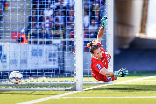 Norrköpings målvakt David Mitov Nilsson släpper in 0-2